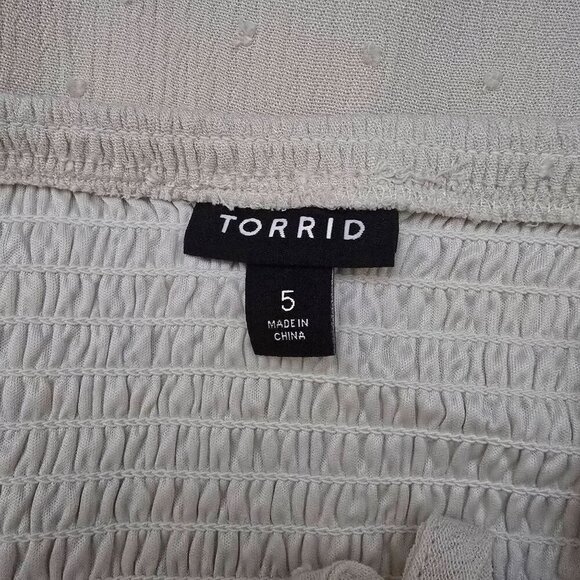 Torrid Ivory Boho Peasant Blouse With Textured Polka Dots & Lace (EUC) - Picture 4 of 11